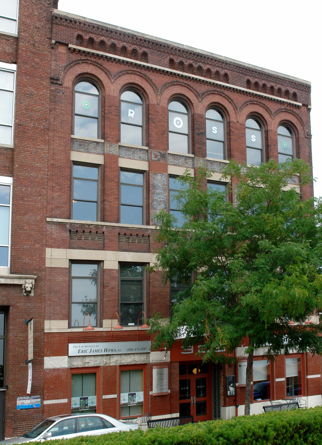 305 SW Water St in Peoria, IL - Building Photo - Building Photo