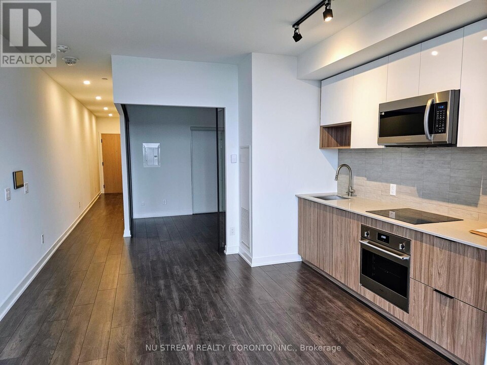 5-905 Defries St in Toronto, ON - Building Photo