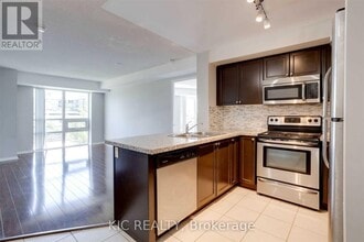 3 Michael Power Pl in Toronto, ON - Building Photo - Building Photo