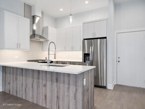 2139 W Madison St in Chicago, IL - Building Photo - Building Photo