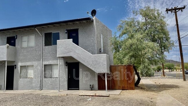 property at 152 E 21st St