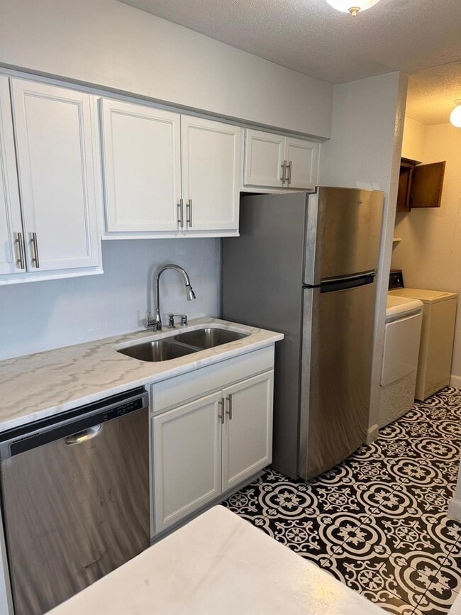 property at 10603 S Wilcrest Dr