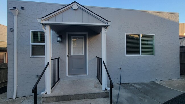 622 Miller Ave in South San Francisco, CA - Building Photo - Building Photo