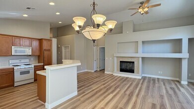 7380 Bedford Pine Ct in Las Vegas, NV - Building Photo - Building Photo