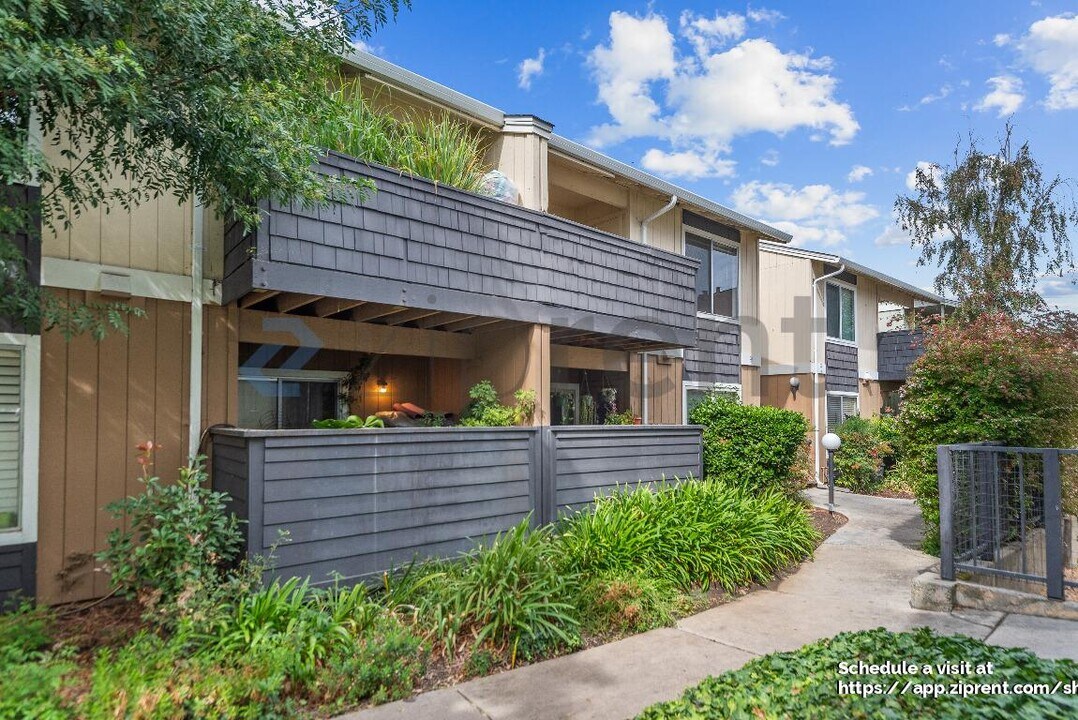 2547 Easton Ln in San Jose, CA - Building Photo