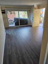 16040 Leffingwell Rd, Unit 49 in Whittier, CA - Foto de edificio - Building Photo