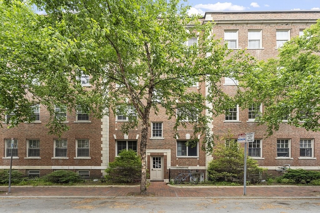 21 Chauncy St in Cambridge, MA - Building Photo