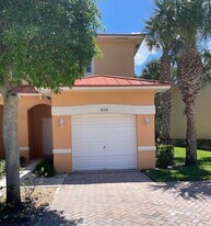 5156 SE Mariner Garden Cir in Stuart, FL - Building Photo