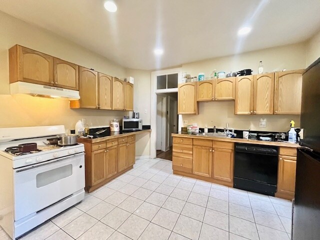 21 Bucknam St in Boston, MA - Foto de edificio - Building Photo