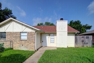 708-710 N Cooper St in Arlington, TX - Building Photo - Building Photo