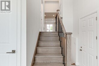 549 New England Ct in Newmarket, ON - Building Photo - Building Photo