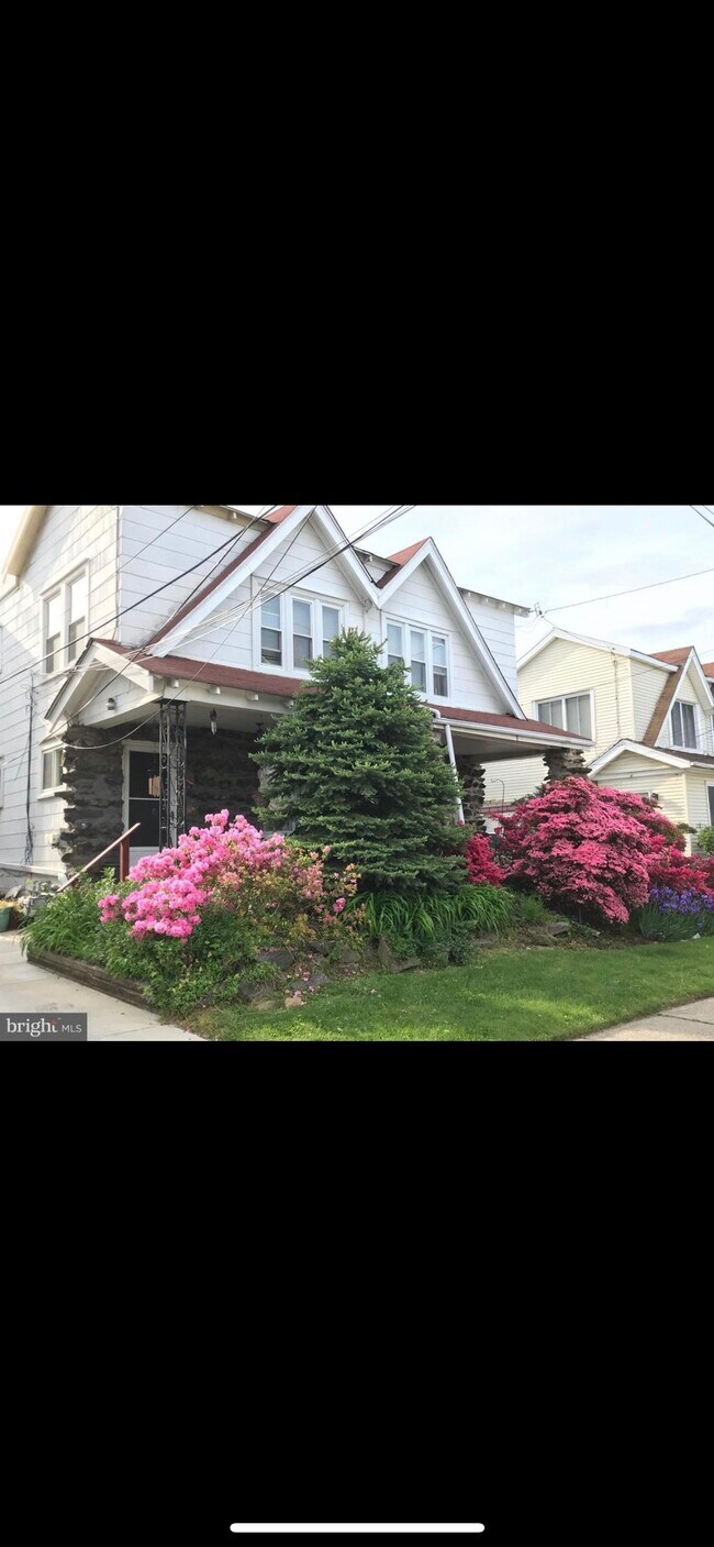 6 Oakley Rd, Unit B photo'