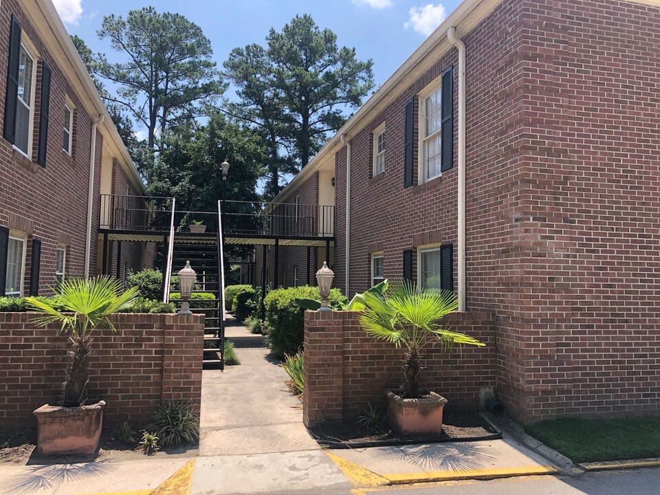 5516 Lakeshore Dr in Columbia, SC - Building Photo