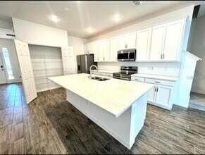 7292 Canali Wy in Oakland, FL - Building Photo - Building Photo