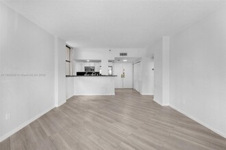 1470 NE 123rd St in North Miami, FL - Building Photo - Building Photo