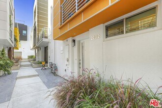 2202 Edendale Ln in Los Angeles, CA - Building Photo - Building Photo
