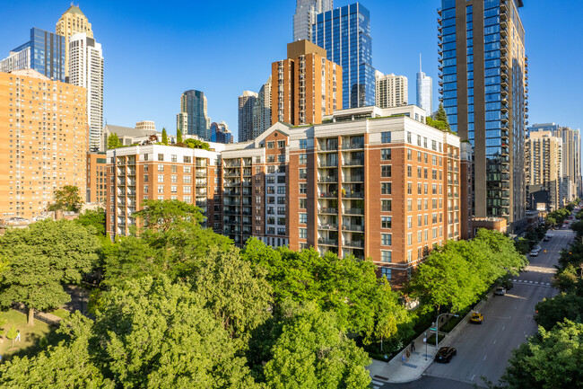 Park Newberry in Chicago, IL - Building Photo - Building Photo