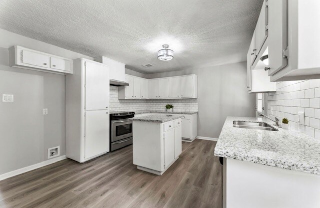 601 Dogwood Trl in Montgomery, TX - Foto de edificio - Building Photo