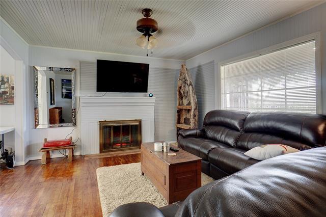 201 W Wall St in Grapevine, TX - Building Photo - Building Photo
