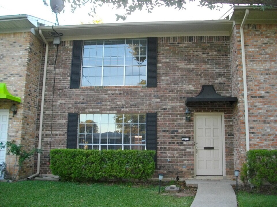 5732 Roma Dr in Shreveport, LA - Building Photo