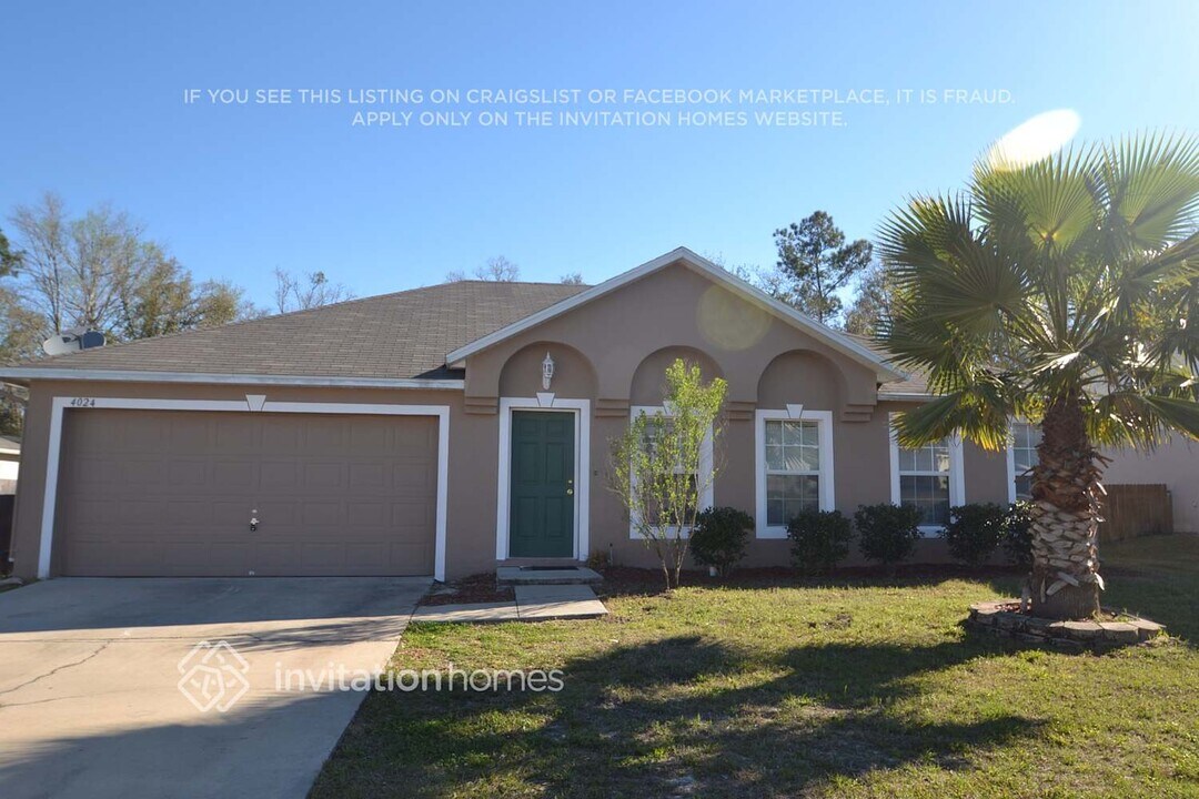 4024 Half Moon Cir in Middleburg, FL - Building Photo