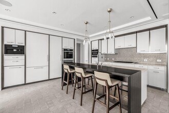 1010 Park Ave in New York, NY - Building Photo - Building Photo