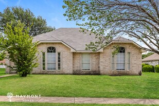 1513 Manitoba Ln in Glenn Heights, TX - Building Photo