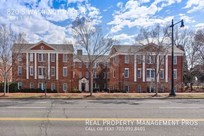 820 S Washington St in Alexandria, VA - Building Photo - Building Photo