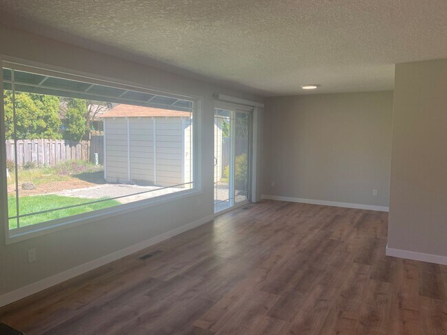 12214 SE McGillivray Blvd in Vancouver, WA - Building Photo - Building Photo