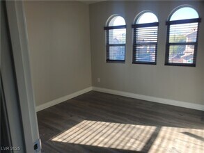 10236 Vickers St in Las Vegas, NV - Building Photo - Building Photo