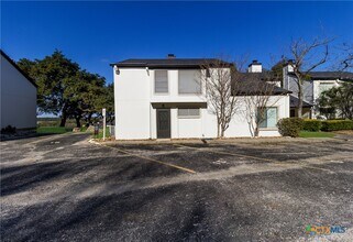 1101 Parkview Dr in Canyon Lake, TX - Building Photo - Building Photo