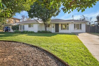 3844-3844 Arden Wy in Sacramento, CA - Building Photo - Building Photo