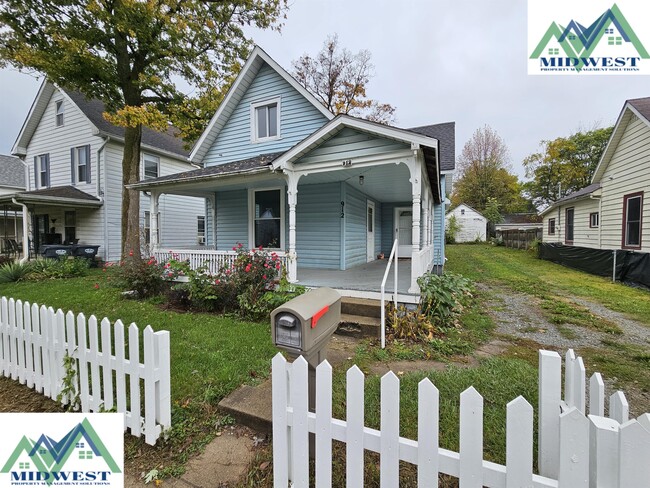 property at 912 W 3rd St