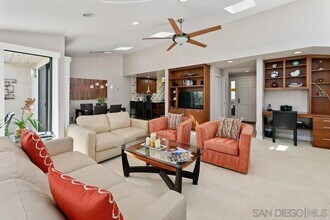 579 S Sierra Ave in Solana Beach, CA - Building Photo - Building Photo