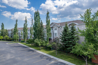 Emerald Rdige in Calgary, AB - Building Photo - Building Photo