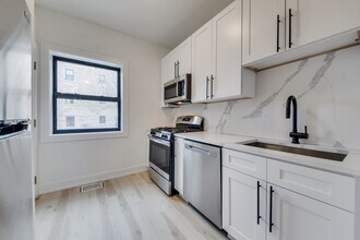 3056 W Cortland St in Chicago, IL - Building Photo - Building Photo