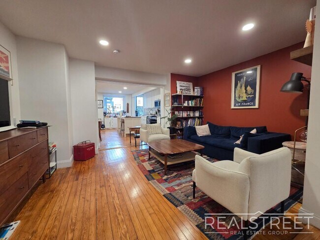 Stunning 3br/2 Bath in Prime Carroll Gardens, Unit 1 in Brooklyn, NY - Building Photo - Building Photo