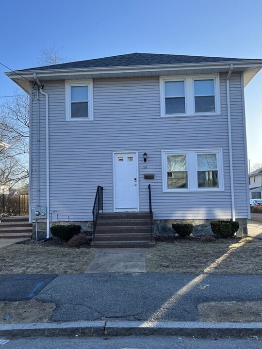 121 Safford St-Unit -2 in Quincy, MA - Building Photo