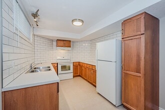 986 Edinburgh Rd S in Guelph, ON - Building Photo - Building Photo