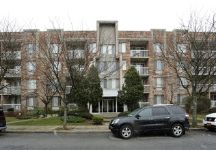 Quail Run at Latourette in Staten Island, NY - Building Photo - Building Photo