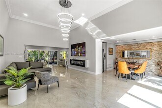 5601 White Cedar Ln in Tamarac, FL - Building Photo - Building Photo