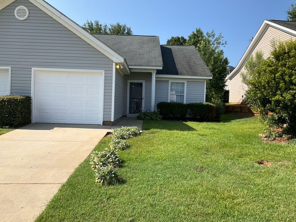 112 W Horn Ct in Chapin, SC - Building Photo