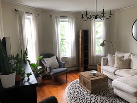 825 E 2nd St, Unit 3 in Boston, MA - Building Photo