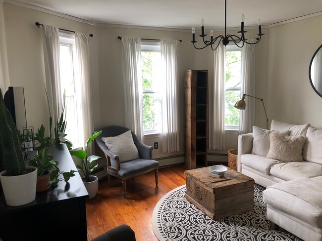 825 E 2nd St, Unit 3