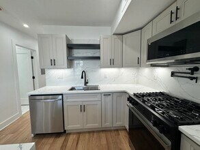 170 Griffith St in Jersey City, NJ - Building Photo - Building Photo