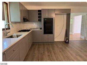 130 Raphael Rd in Totowa, NJ - Building Photo - Building Photo