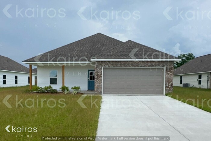 13730 Willowmore Dr in Denham Springs, LA - Building Photo
