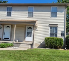 8945 Shawn Dr in Sterling Heights, MI - Building Photo