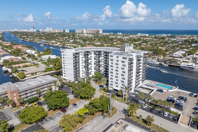 The Warwick Condominium in Fort Lauderdale, FL - Building Photo - Building Photo