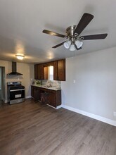 213 E Munson St, Unit B in Denison, TX - Building Photo - Building Photo